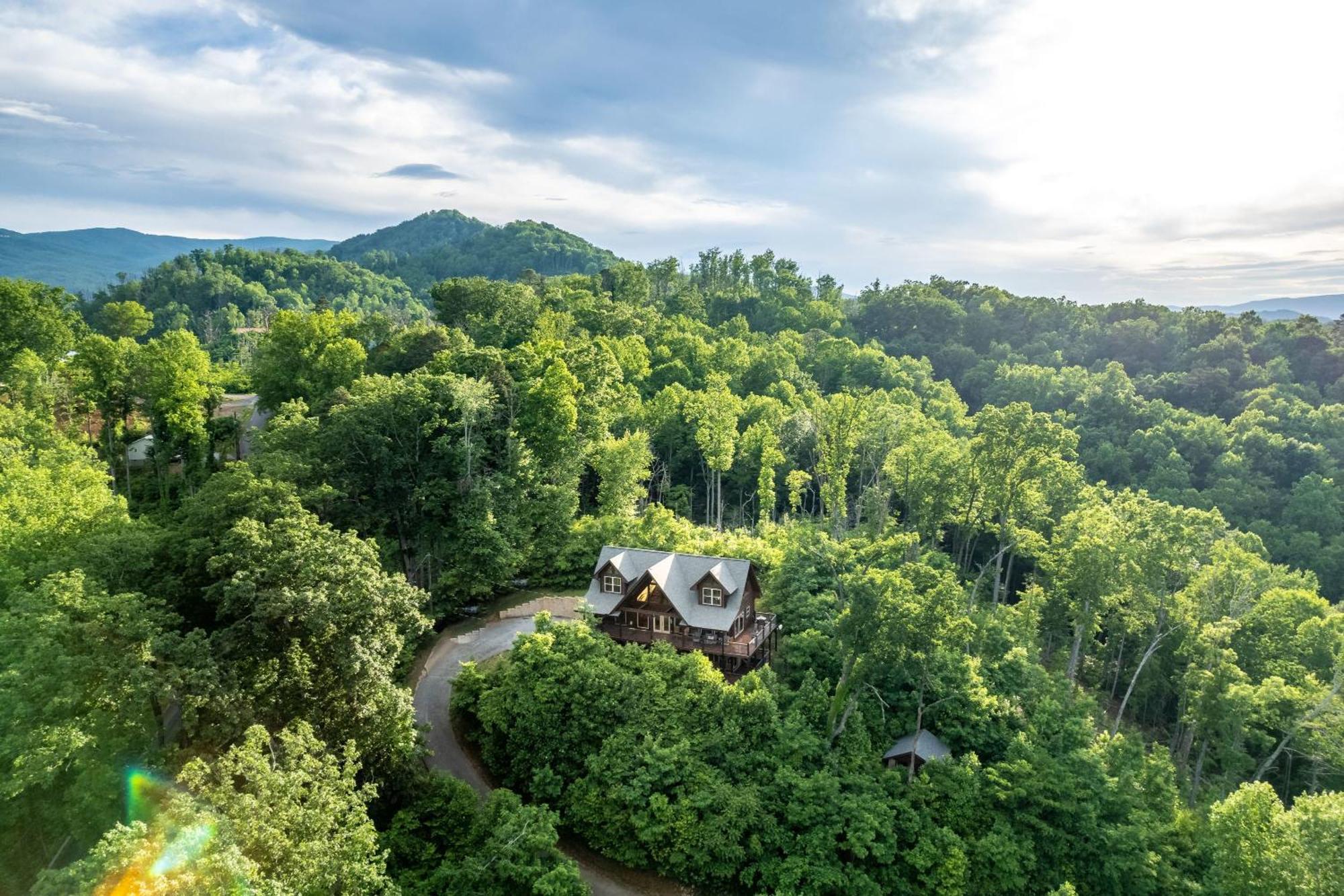 The Solstice - Amenities Galore Mountain Retreat Gatlinburg Exteriör bild